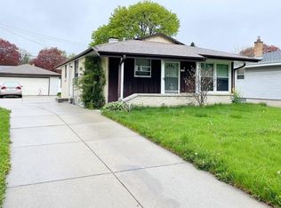 7105 N 39th St, Milwaukee, WI 53209