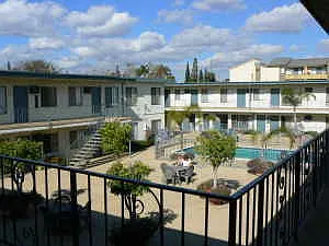 Laurel Canyon — Photo 52