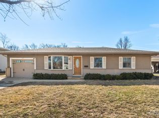 107 W Streamwood Blvd, Streamwood, IL 60107