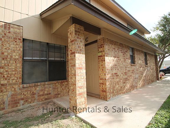 2nd image of 3903C Hereford Ln