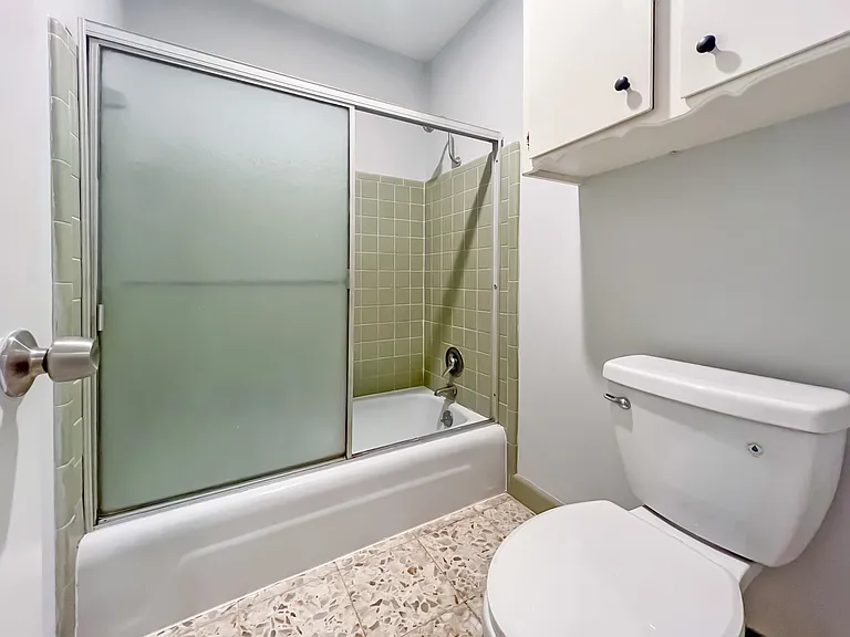 9206 Sharpview Dr — Photo 19