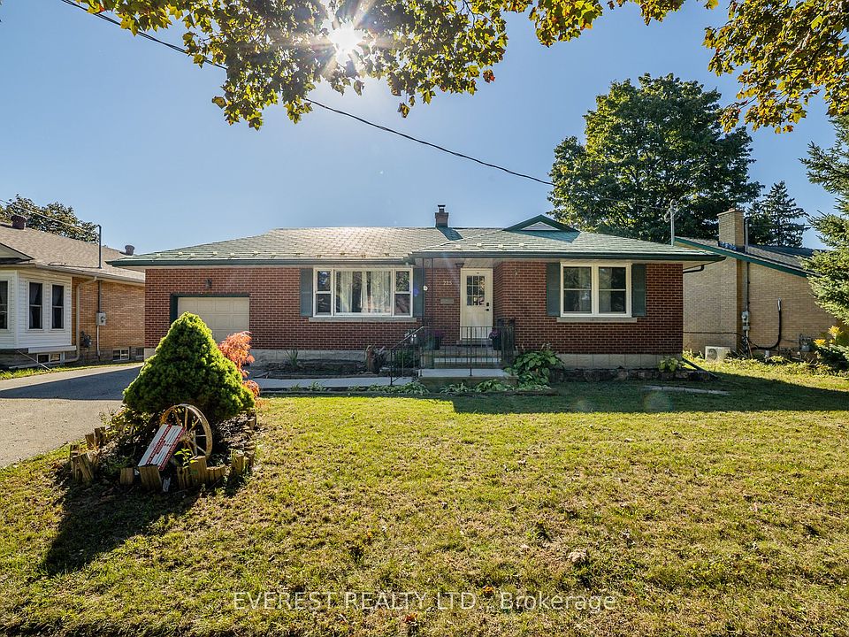 1st image of 225 Woodhaven Rd