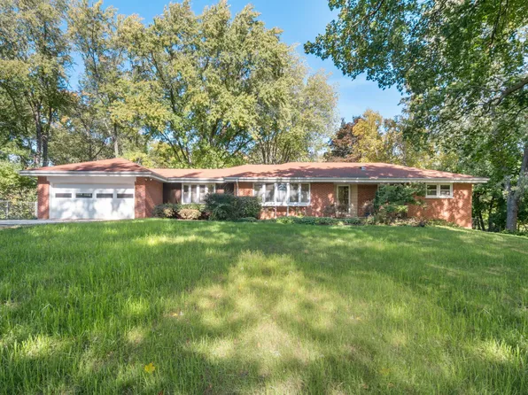49 Valley Rd, Indian Creek, IL 60061