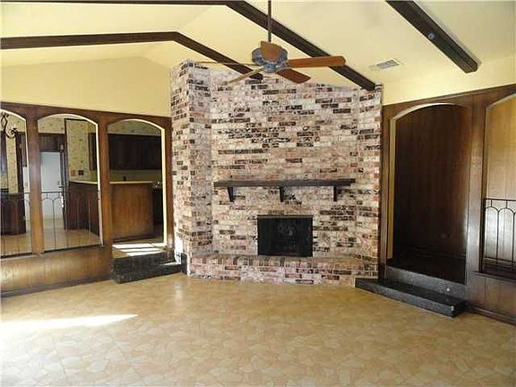 2nd image of 3611 Brownwood Dr