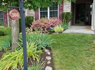 308 Touchstone Dr, Carlisle, PA 17015