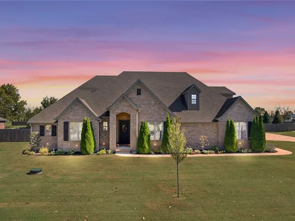 813 Lancelot Dr, Springdale, AR 72762