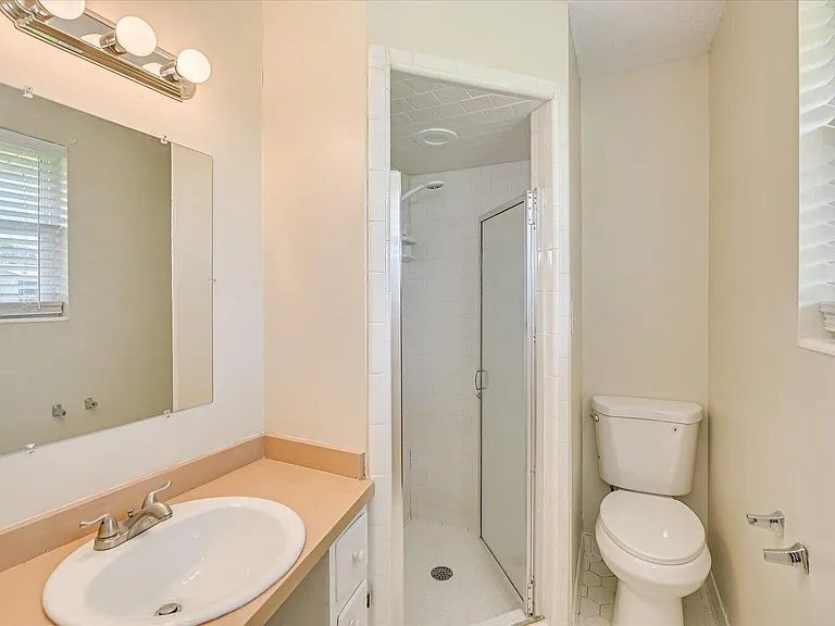 242 Maywood Dr — Photo 14