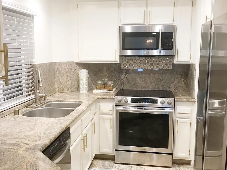 400 Lake St #105 — Photo 13