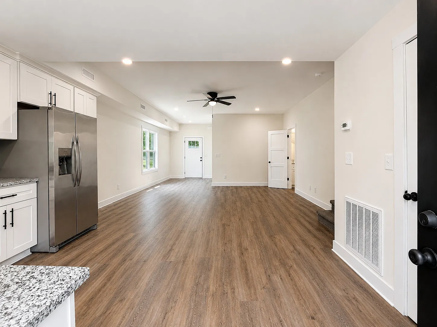 4 bed, 4.0 bath, 900 sqft, $995 — Photo 4