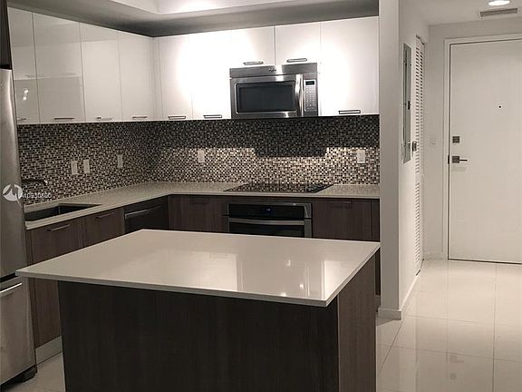 3rd image of 5300 Paseo Dr #612
