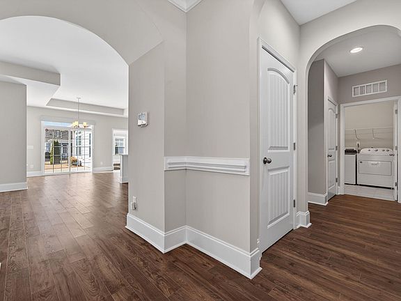 3rd image of 31 Blue Spruce Cir