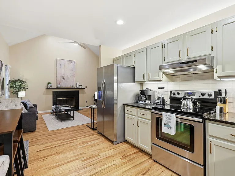 1502 Hollywood St — Photo 21