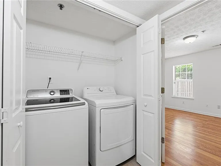 6427 Wellington Chase Ct — Photo 9