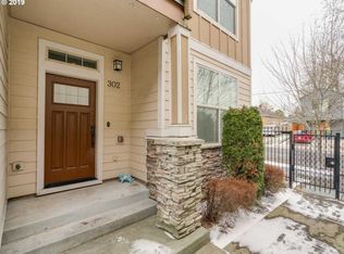 302 NE Morgan St #10-1, Portland, OR 97211