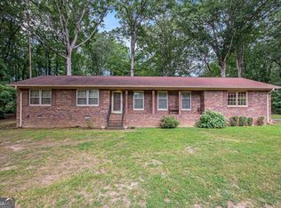 228 Honeysuckle Dr, Commerce, GA 30529