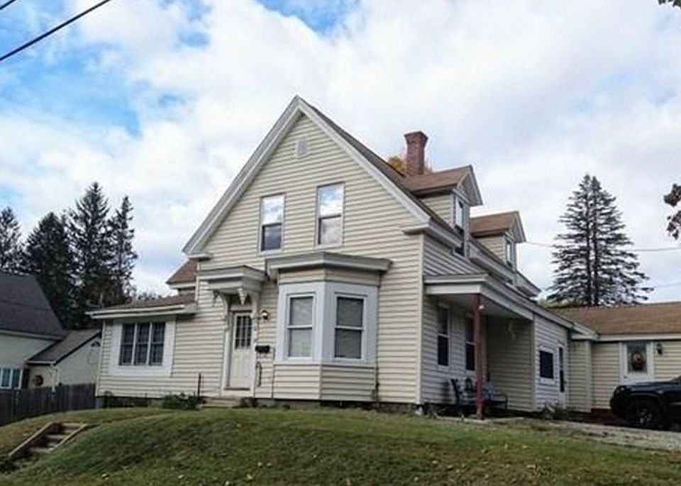 1st image of 27 Pleasant St #A