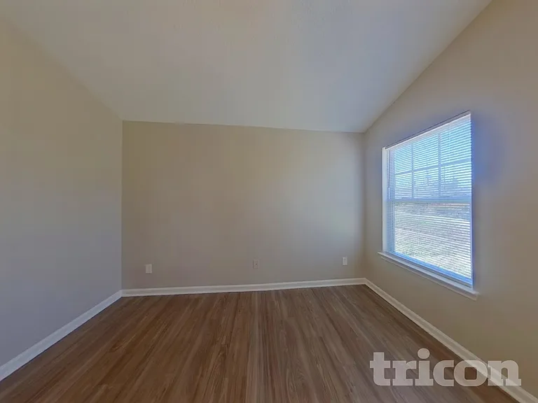 340 Peachtree Rd — Photo 9