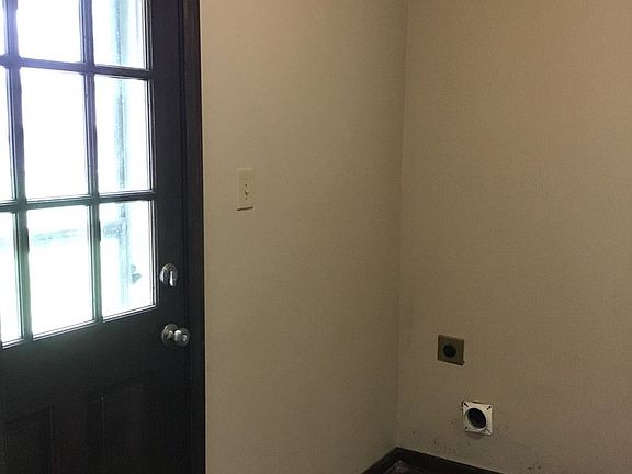 3rd image of 4597 Chelwood Dr