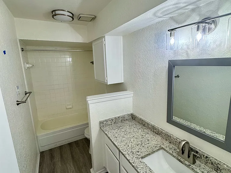 4041 Evergreen St — Photo 9