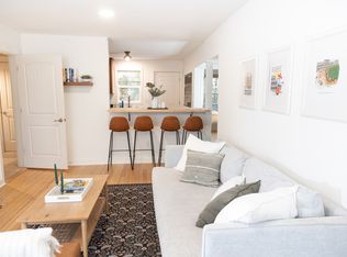 1802 SW Evans St, Portland, OR 97219