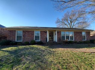 4112 Manner Gate Dr, Louisville, KY 40220