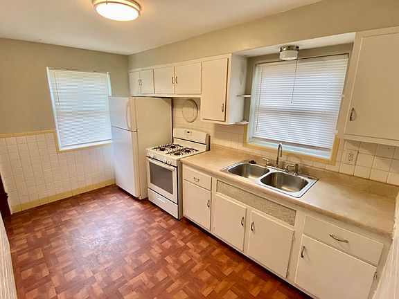 2nd image of 6327 Alaska Ave