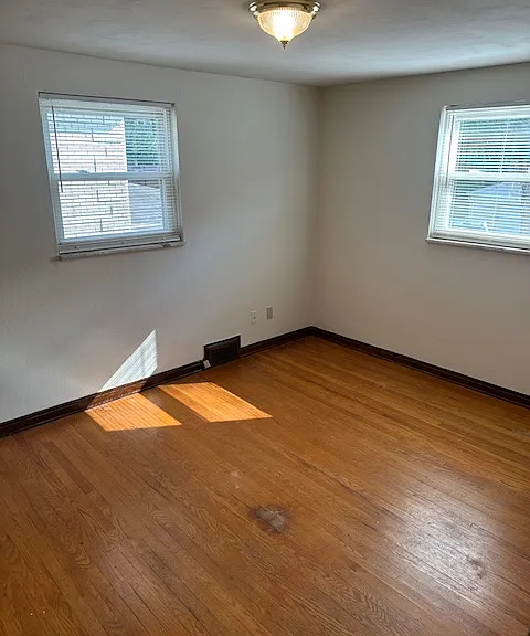 105 Newburn Dr — Photo 13