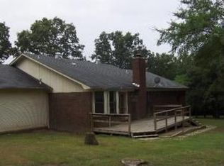 1043 Golden Pond Dr, Russellville, AR 72802