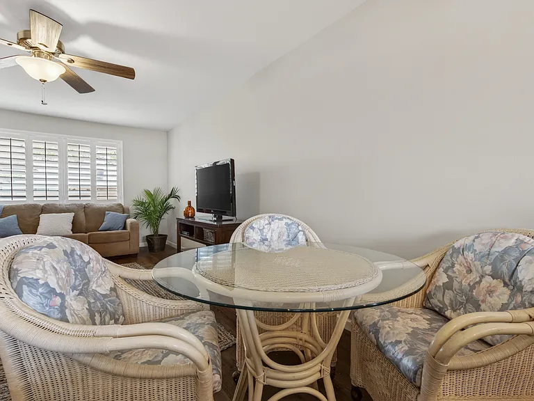 10135 W Andover Ave — Photo 24