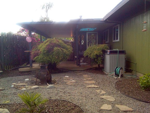 3rd image of 920 NW Overlook Dr