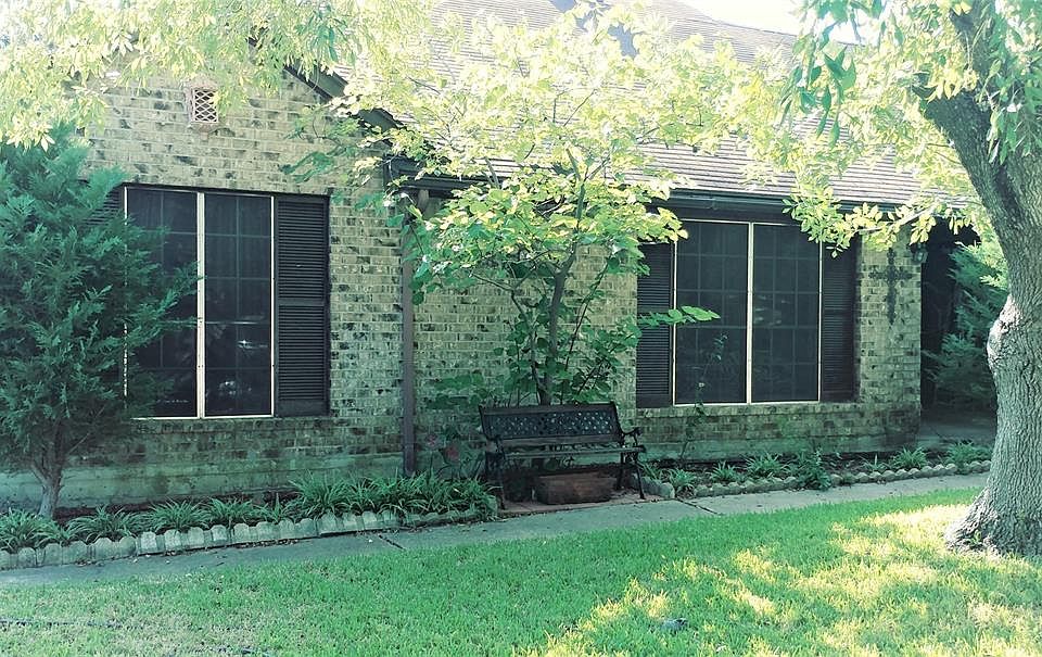 1st image of 3326 Silverside Dr