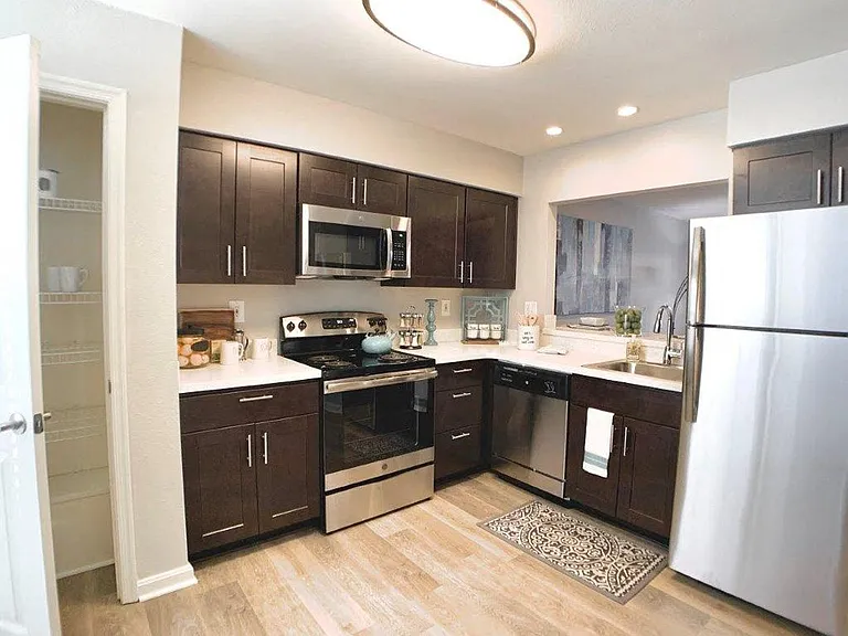 Villas at Greenview West — Photo 12