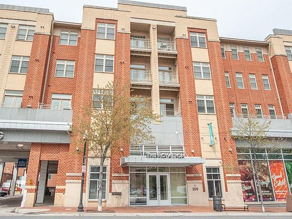 2nd image of 309 Holland Ln Unit 204