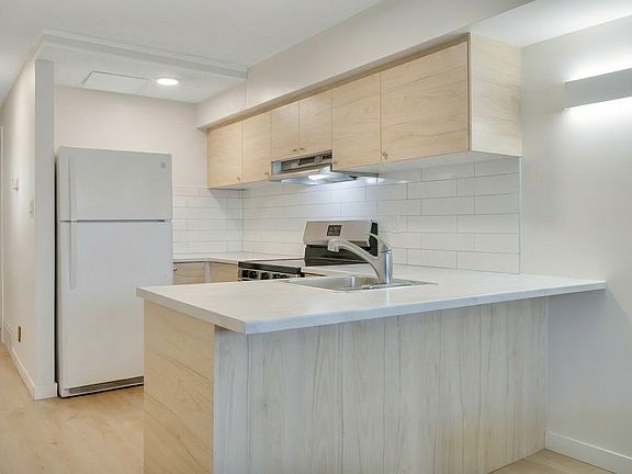 3rd image of 10611 155th St NW #B