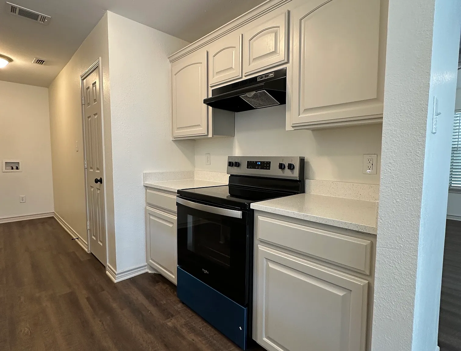 3 bed, 1140 sqft, $1,400 — Photo 3
