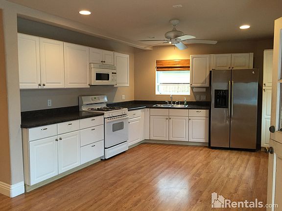 2nd image of 2618 Willo Ln