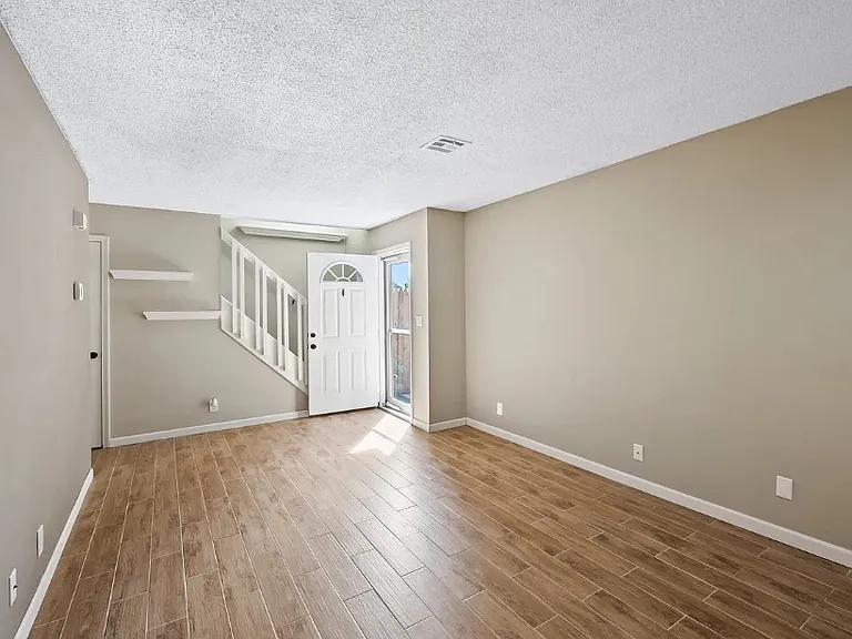 2801 S Juniper Ave #128 — Photo 2