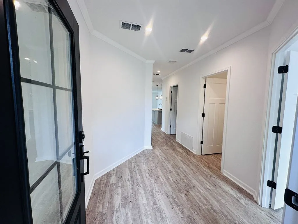 2 bed, 2.0 bath, 1460 sqft, $1,599 — Photo 4
