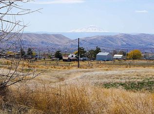 Mierasandwhite Rd, Yakima, WA 98901