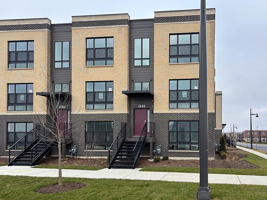 1st image of 1242 Landmark Ave