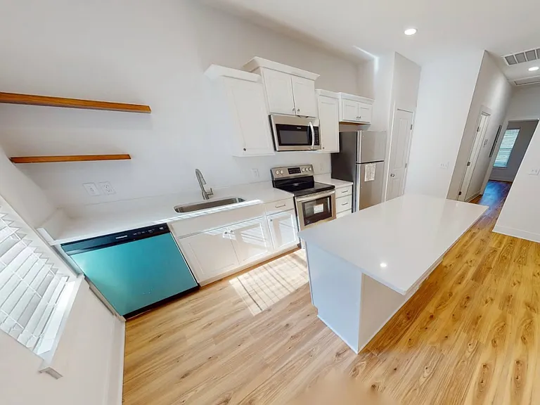 437 Coe Dairy Rd #C — Photo 2