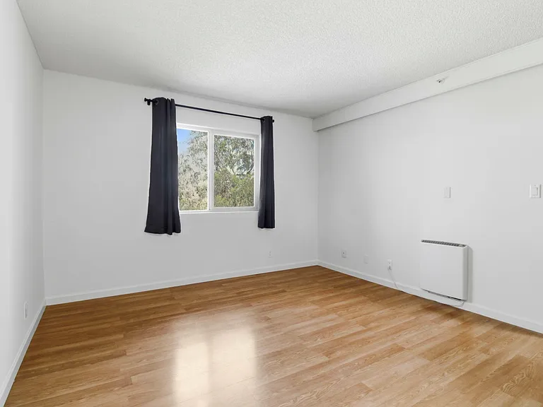 303 Philip Dr — Photo 14