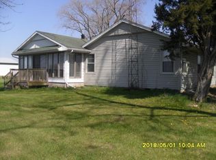 32 S 7000th Rd W, Kankakee, IL 60901