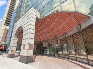 10 E Ontario St APT 1710, Chicago, IL 60611