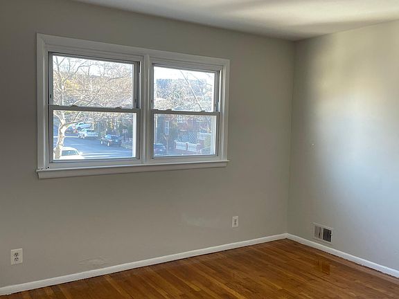 5th image of 86 Oswego St