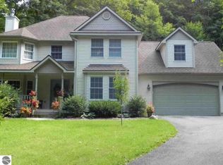 8400 Forest Dr, Traverse City, MI 49684