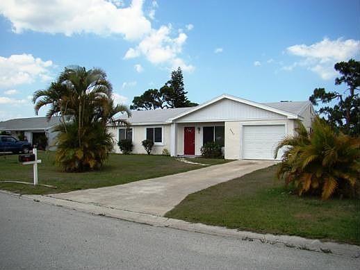 2nd image of 2097 SE Triumph Rd