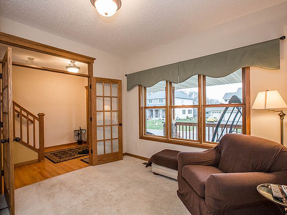4th image of 1562 Woodside Ct NE