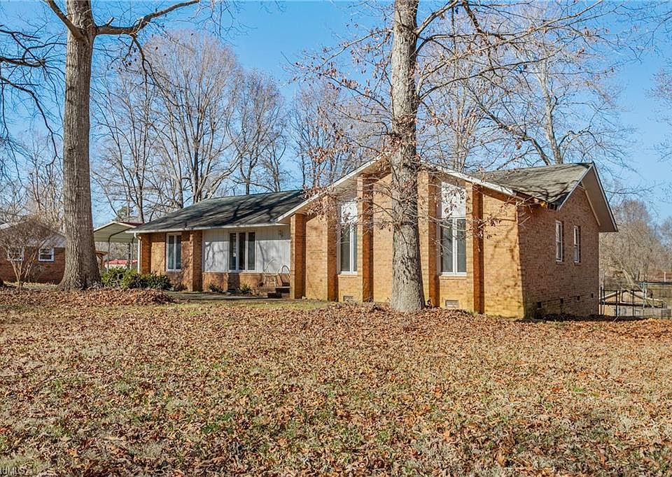 1st image of 1105 Riveria Dr