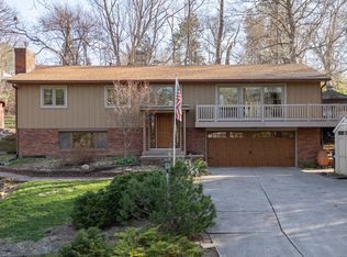3 Heather Ln, Clinton, IA 52732